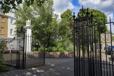 Londra - 07 01 2022: Orme Meydanı