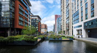 Londra - 07 02 2022: Merchant Sq 'deki Yüzen Cep Parkları