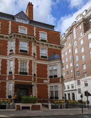 Londra - 07 03 2022: St Dağı 'ndaki bir binanın görüntüsü