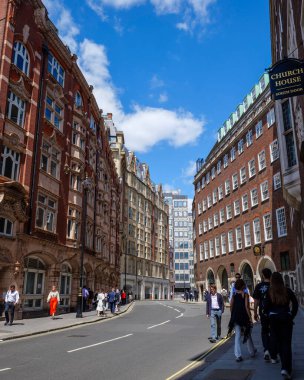 Londra - 07 05 2022: Great Smith Caddesi manzarası