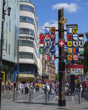 Londra - 07 08 2022: İsviçre 'deki Kanton Ağacı manzarası