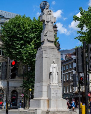 Londra - 07 08 2022: Edith Cavell Anıtı