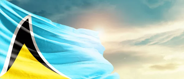 Saint Lucia Nationale Vlag Zwaaiend Prachtige Wolken — Stockfoto