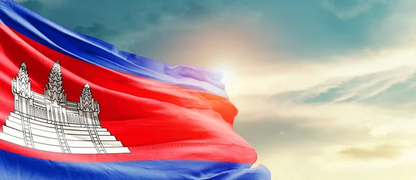 Kambodzsa Nemzeti Zászló Lengett Gyönyörű Felhők — Stock Fotó