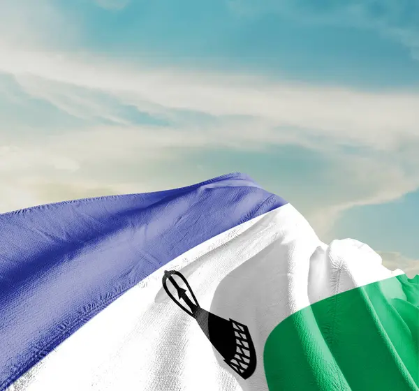 Bandiera Nazionale Del Lesotho Sventola Splendide Nuvole — Foto Stock