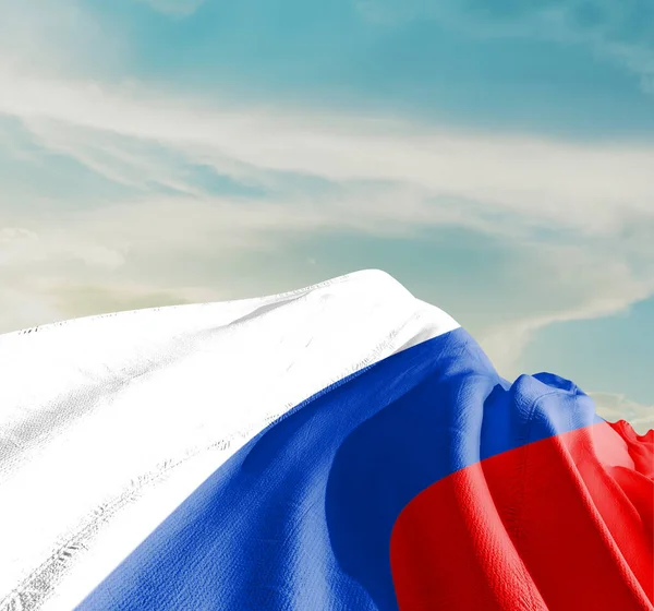 Rusland Nationale Vlag Zwaaiend Prachtige Wolken — Stockfoto