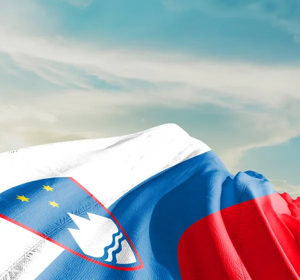 Slovenia National Flag Waving Beautiful Clouds — Stock Photo, Image