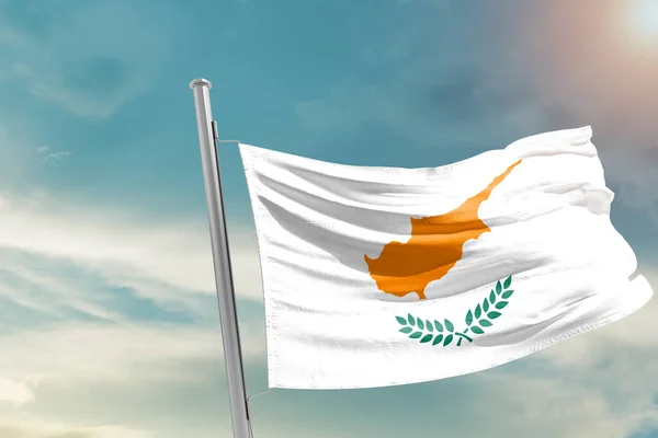 Cyprus National Flag Waving Beautiful Clouds — Stock Photo, Image