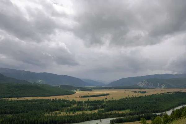 山と青空 アラティ山脈 シベリア ロシアと風景 — ストック写真