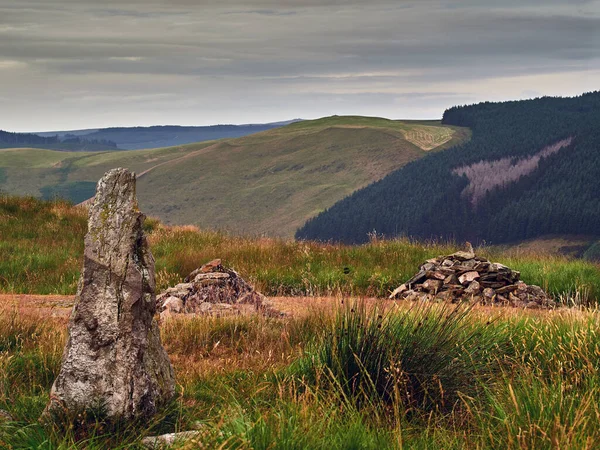 Cefn Cnwcheithinog Bronze Age Standing Stone Cairn — Stock Photo, Image