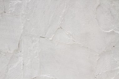 Beyaz yıkanmış duvarlar.