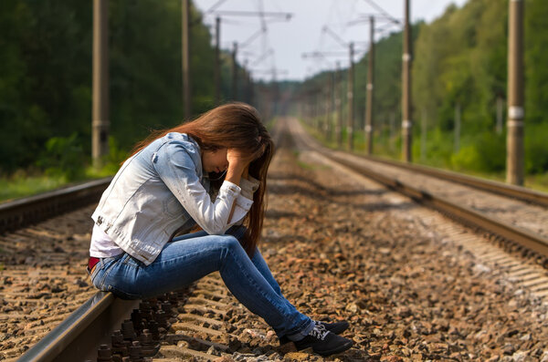 Девушка на рельсах
