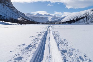 İsveç 'in başkenti Sarek' te kayak pisti. İsveç.
