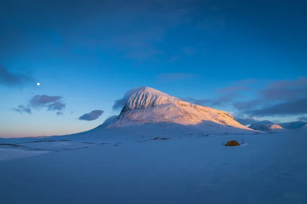 Tent Snow Covered Mountains Sarek Lapland Sunset Sweden — Stock Photo, Image