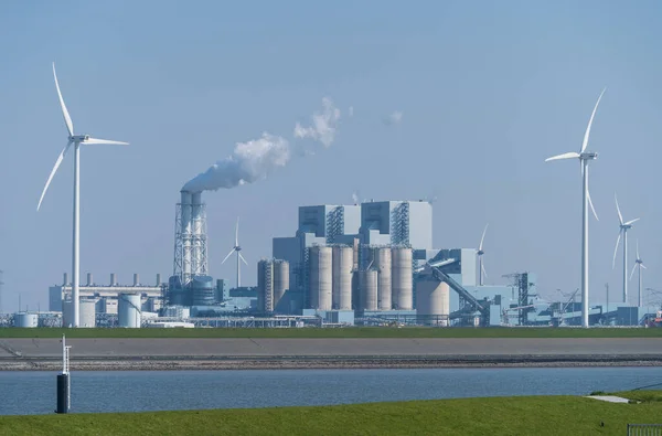 Fossile Fuel Coal Power Station Wind Turbines Eemsharbor Eemshaven Groningen — Zdjęcie stockowe