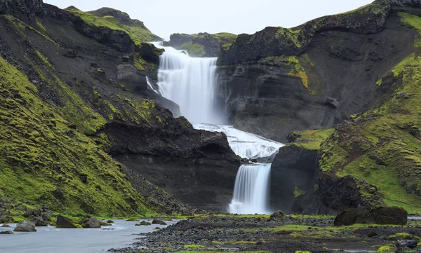 冰岛高地Eldgja峡谷的Ofaerufoss瀑布 — 图库照片