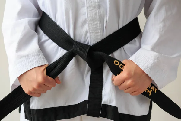 Taekwondo Woman Tying Her Black Belt Dan Getting Ready Training — Stock Photo, Image