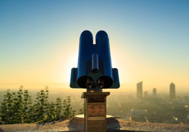 Fourviere Basilica Tepesi 'nden Lyon' da teleskop ve panoramik manzara. Fransa