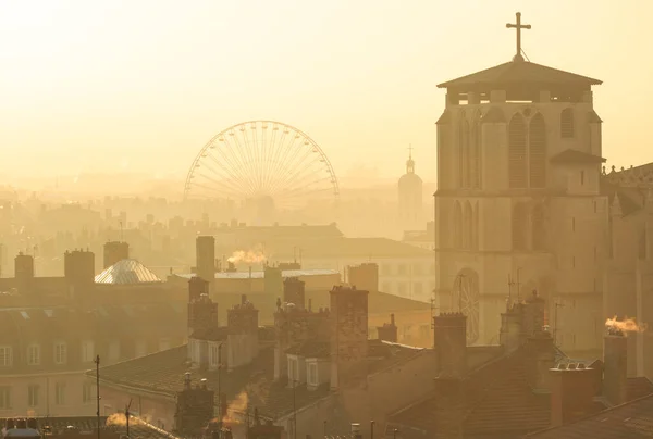 Catedral Saint Jean Baptiste Vieux Lyon Durante Una Niebla Salida — Foto de Stock