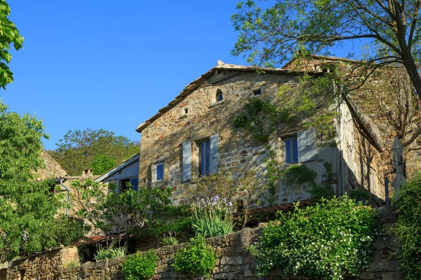 Garten Und Ein Altes Haus Der Ardeche Frankreich Frühling — Stockfoto