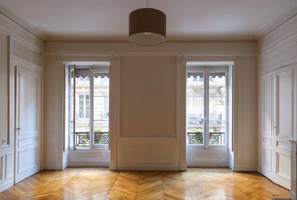 Classic and stylish empty apartment in the 6e arrondissement in Lyon, France.
