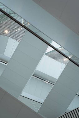 Yeni kütüphanedeki yürüyen merdivenler, Groningen şehrinin simgesi..