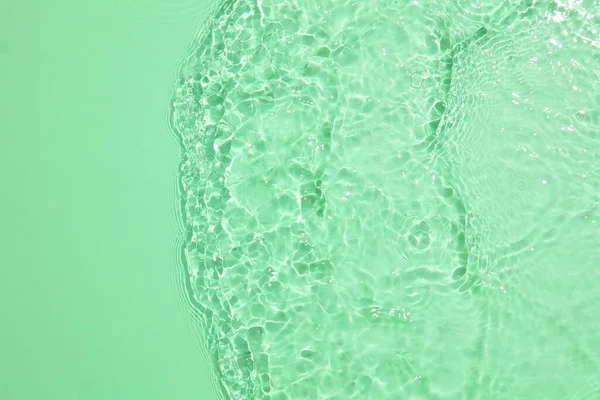Пустой Стеклянный Круг Подиума Прозрачной Прозрачной Зеленой Текстуре Воды Брызгами — стоковое фото
