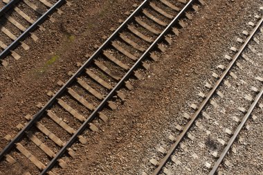 Tren rayları üst. 