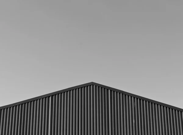Schwarz-weißes modernes Lagerdach — Stockfoto