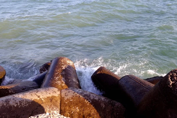 Karadeniz Köstebek Üzerinde Kırılan Taşları Deniz Manzarası Arkaplan — Stok fotoğraf