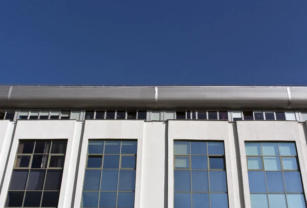 Edificio de oficinas moderno. —  Fotos de Stock