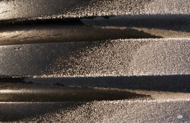 Buz Frost'un üzerinde lastik