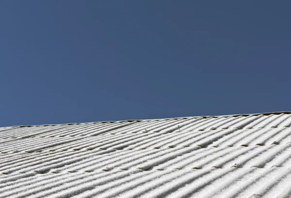 Neve su ardesia struttura del tetto . — Foto Stock