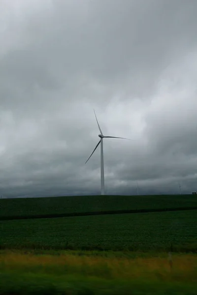 Giant Windmills Cloudy Day Iowa — Stock fotografie