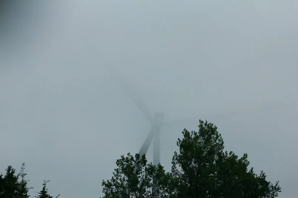 Giant Windmills Κατά Διάρκεια Μιας Συννεφιασμένης Ημέρας Αϊόβα — Φωτογραφία Αρχείου