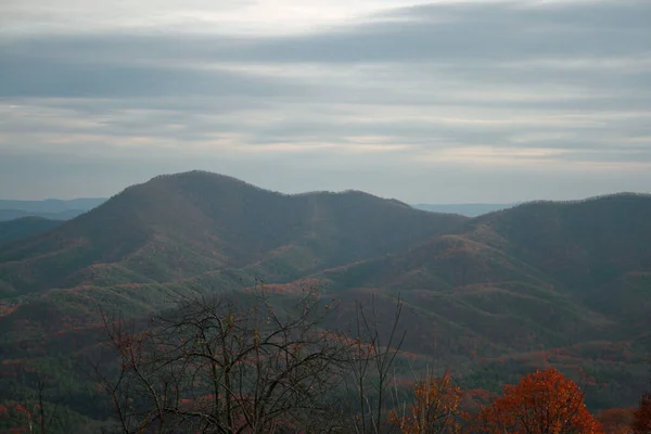 弗吉尼亚秋天的沃克山 — 图库照片