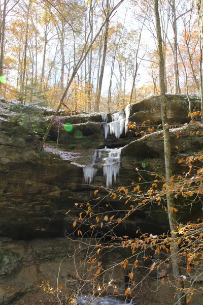 Hemlock Cliffs Outono Depois Uma Neve Leve Indiana — Fotografia de Stock