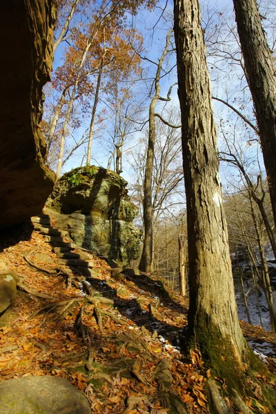 Acantilados Cicuta Otoño Después Una Nieve Ligera Indiana — Foto de Stock