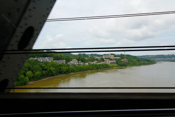 Brent Spence Bridge Interestatal Sobre Río Ohio —  Fotos de Stock