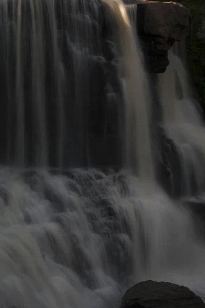 西维吉尼亚州布莱克沃特瀑布州立公园布莱克沃特瀑布 — 图库照片