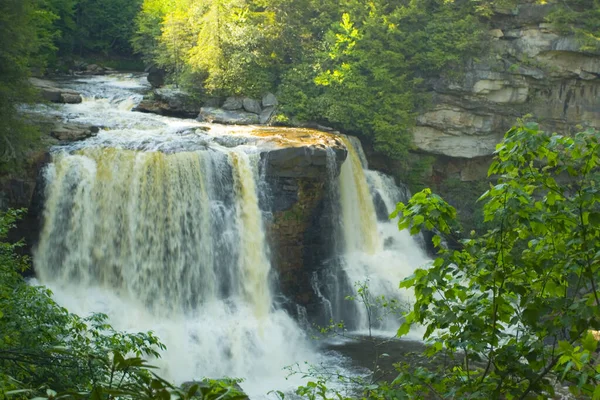 西维吉尼亚州布莱克沃特瀑布州立公园布莱克沃特瀑布 — 图库照片