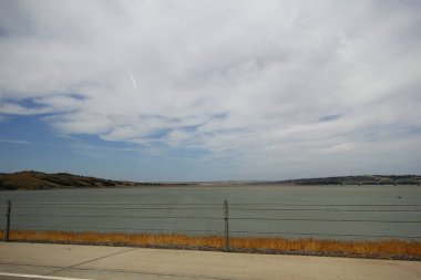 Chamberlain, Güney Dakota Yazın Missouri Nehri 'nin manzarası
