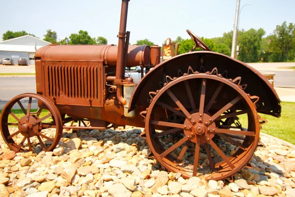 Старий Трактор Белле Фурче Південна Дакота — стокове фото