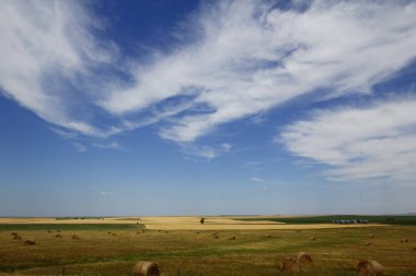 Güney Dakota 'daki Büyük Ovalarda Bulutlarla Güneşli Gün