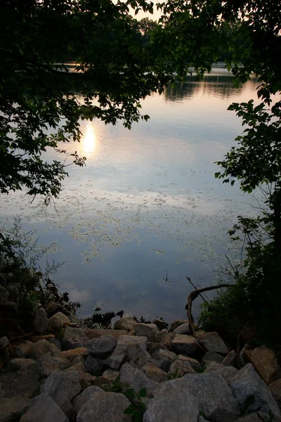 Wieczór Antrim Lake Park Columbus Ohio — Zdjęcie stockowe