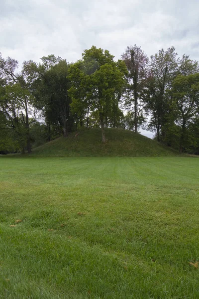 Jeffers Native American Mound Worthington Ohio — стокове фото