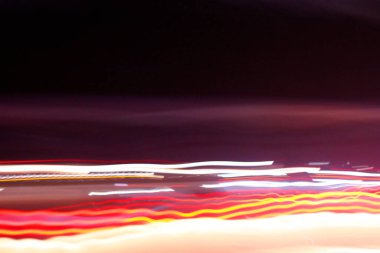 Gece Arabalardan Görülen Işık İzleri