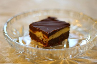 Çikolatalı Brownie ile Cam Tabak