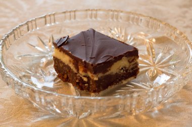 Çikolatalı Brownie ile Cam Tabak