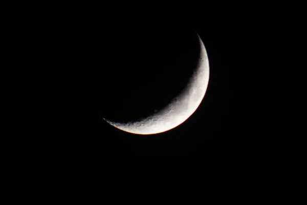 Lua Crescente Início Noite — Fotografia de Stock